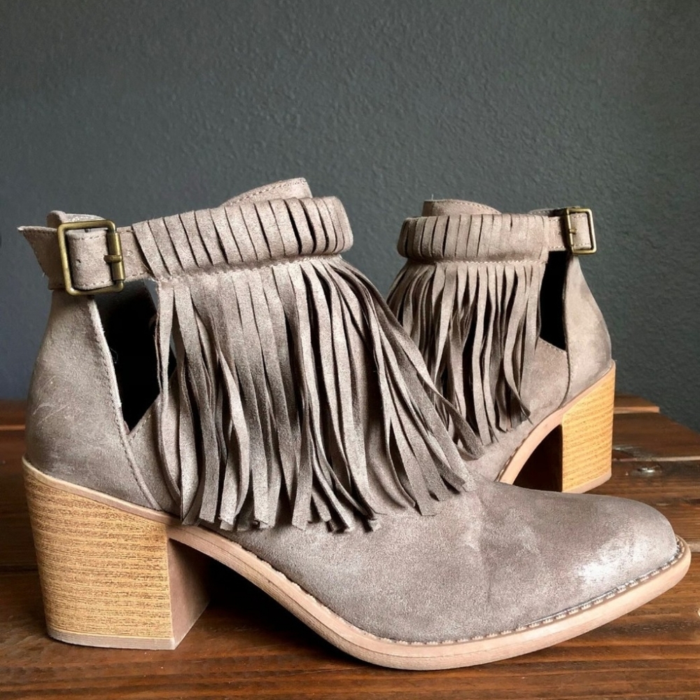 Qupid Fringed ankle boots, Size 6